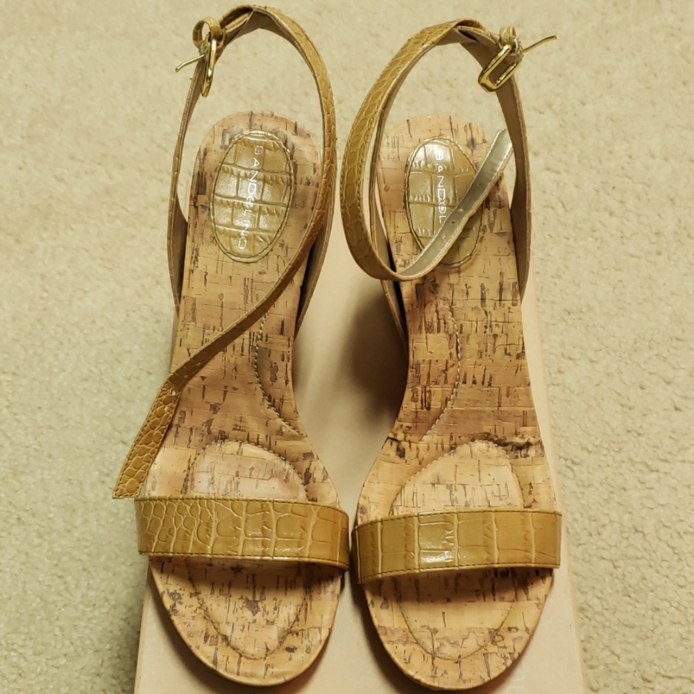 Bandolino Modern Girl Wedge Sandals Size 9.5